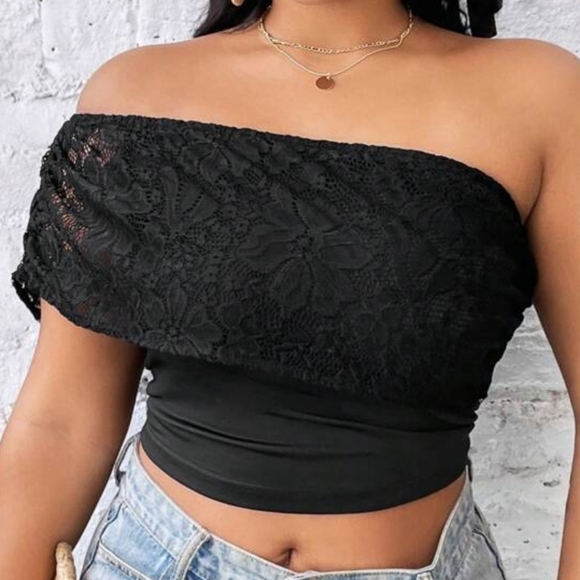 Black tube top with lace off shoulder detail - Picture 4 of 5